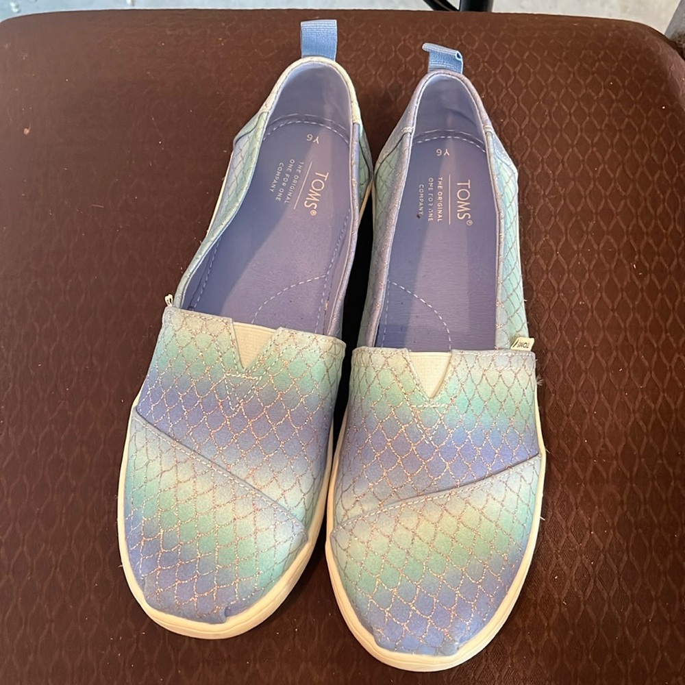 Like new mermaid print TOMS 🧜‍♀️